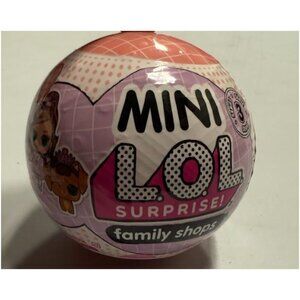 L.O.L. Surprise! Mini Family Series 3 Mystery Pack 3‑Figure Ball Playset